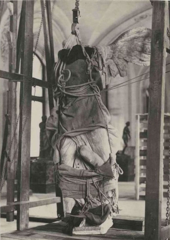 Amazing Photos: French Museum’s Feverish Attempt to Protect Greek Treasures on Eve of WWII