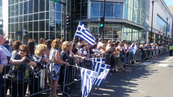 (Photos) Chicago Welcomes Evzones Back to Windy City for Greek Parade