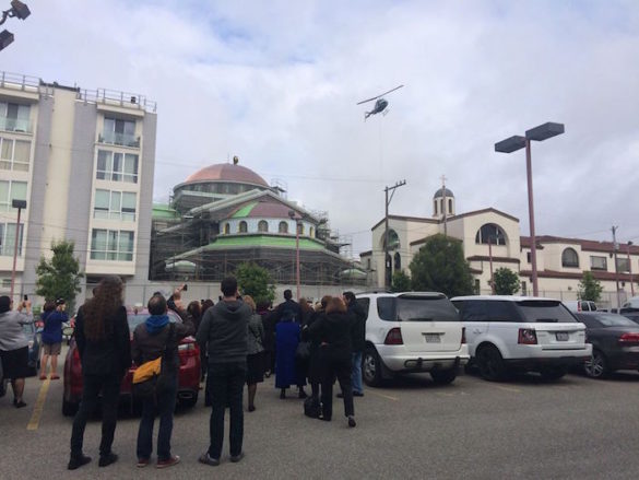 (Video, Photos) San Francisco Cathedral Gets its Cross via Helicopter