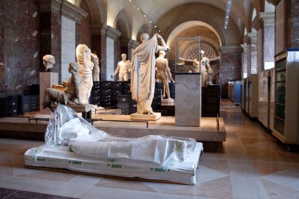 (Photos) Louvre in Paris Evacuates Treasures; Dozens of Ancient Greek Sculptures Moved to Higher Ground After Flooding