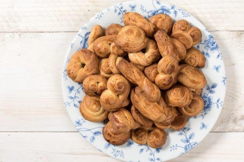 Akis Petretzikis’ Traditional Greek Pascha Cookies The Pappas Post