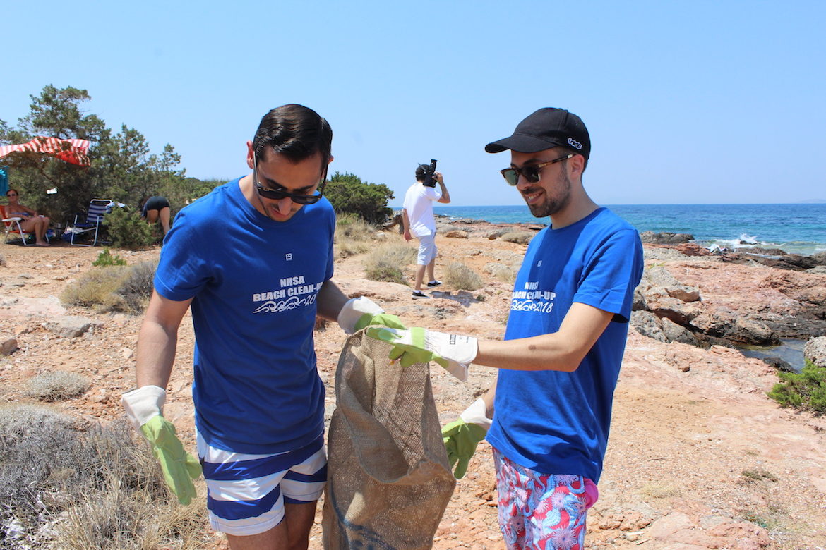 North American University Students of Greek Descent Organize Beach Clean-up in Greece