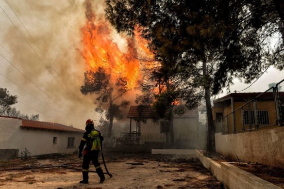 (Photos) Greeks Awaken to National Tragedy as 50 Declared Dead, Hundreds Injured in Overnight Wildfires