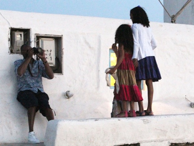Kobe Bryant Vacations In Greece With His Family